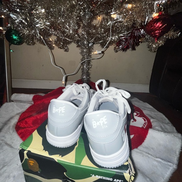 Hi I have Sliver & White Bape Bathing Ape Shoes Size 10 - Picture 11 of 12